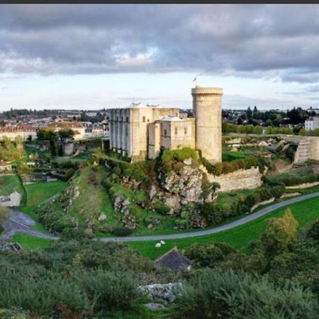 La Chambre Des Remparts Falaise  Ngoại thất bức ảnh