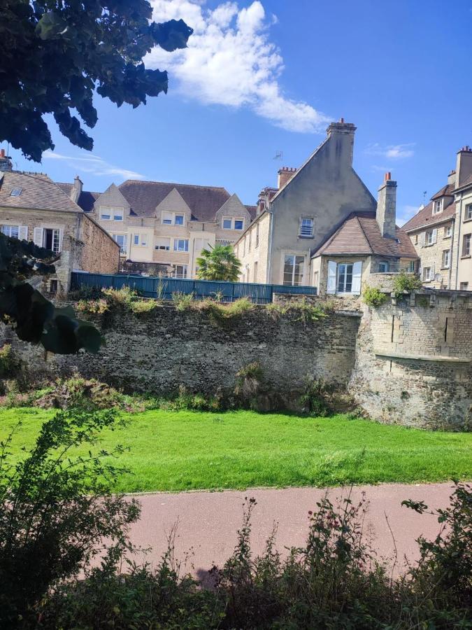La Chambre Des Remparts Falaise  Ngoại thất bức ảnh
