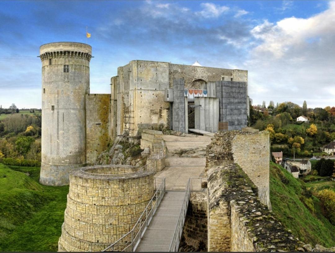 La Chambre Des Remparts Falaise  Ngoại thất bức ảnh