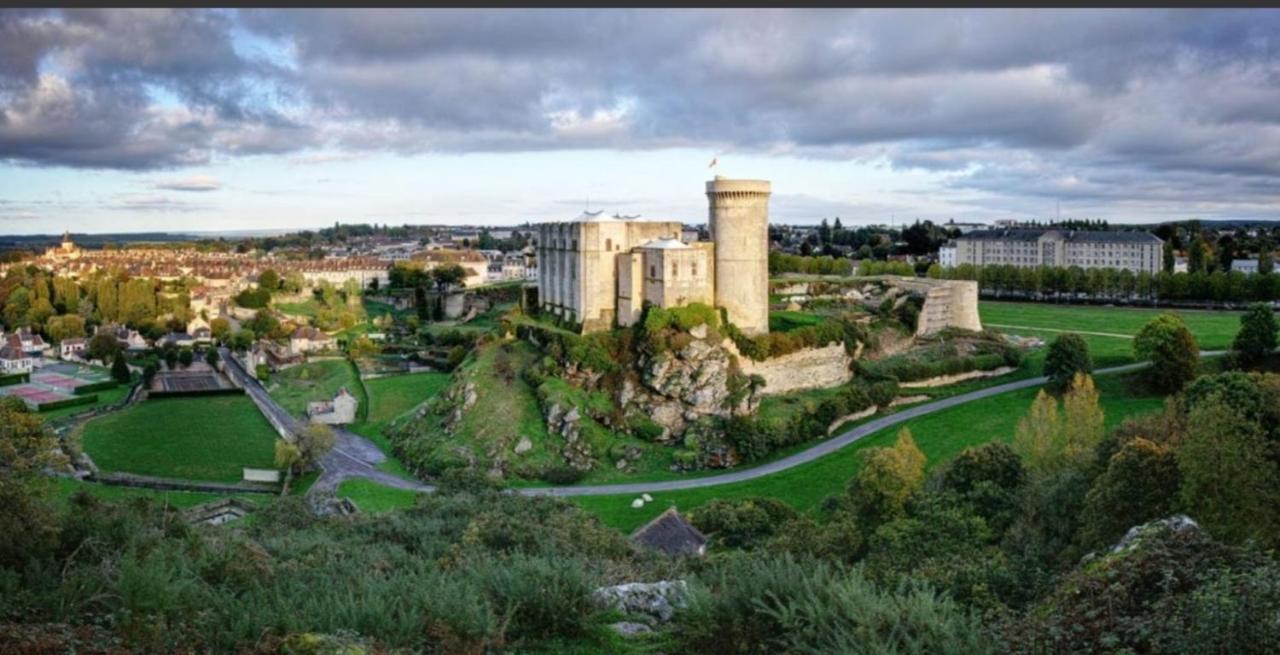 La Chambre Des Remparts Falaise  Ngoại thất bức ảnh