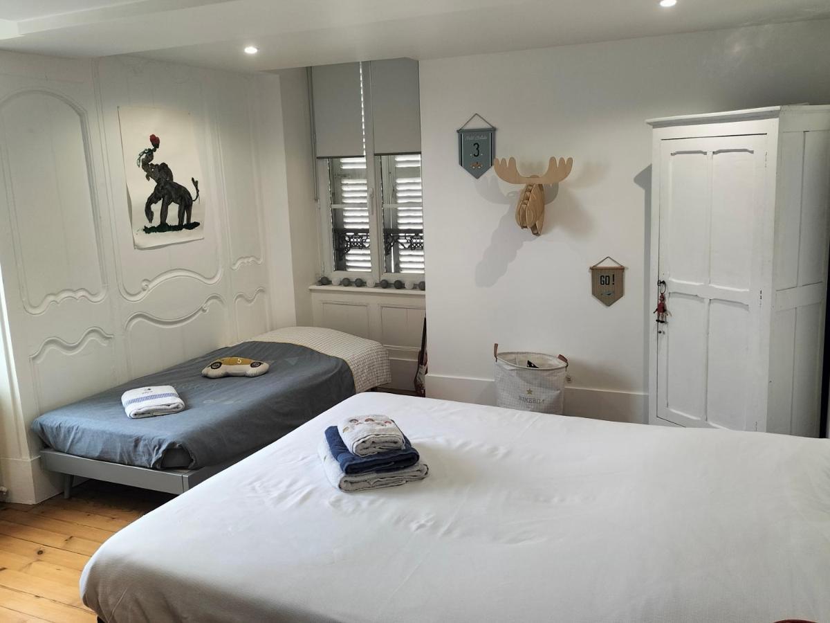 La Chambre Des Remparts Falaise  Ngoại thất bức ảnh